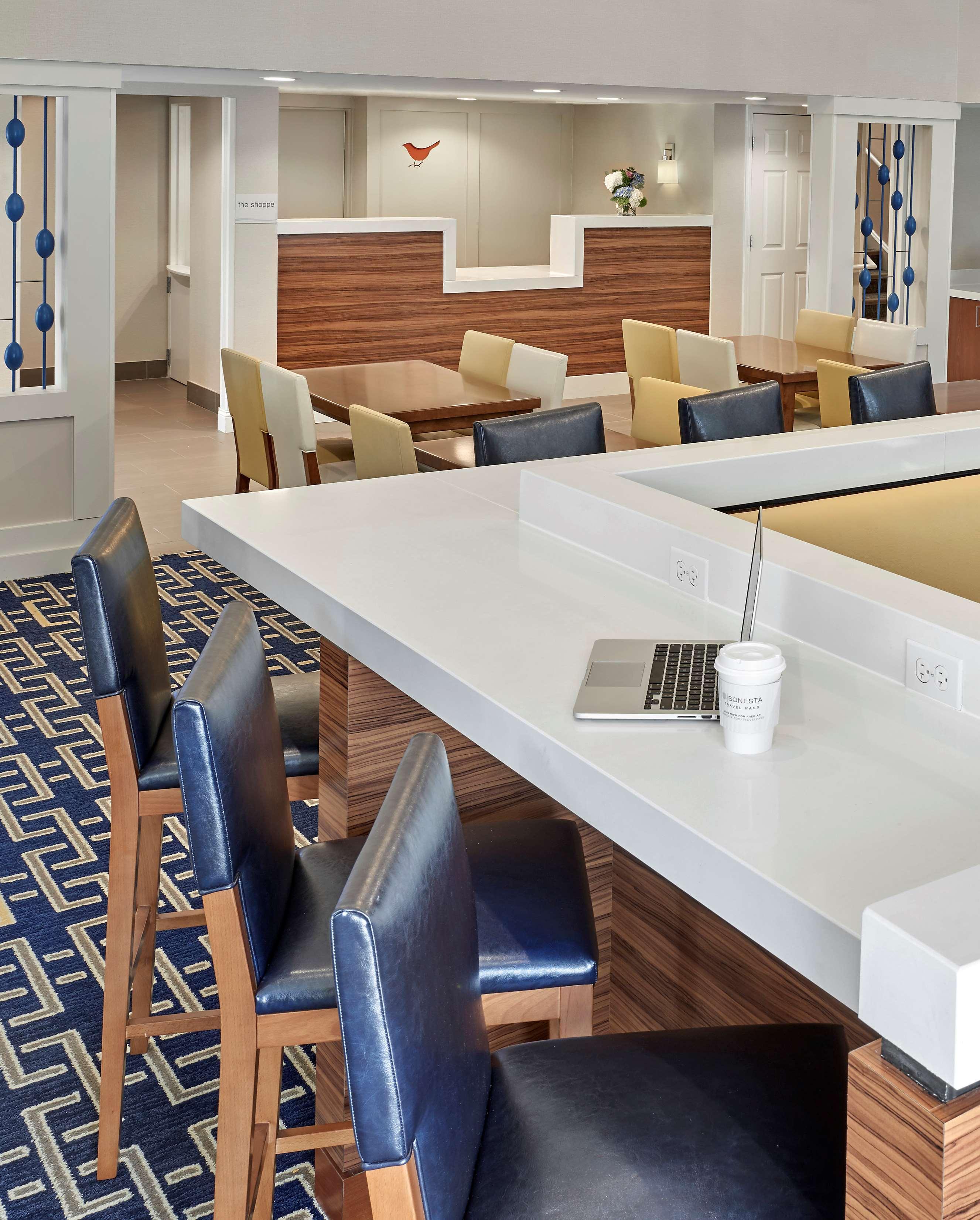 Sonesta Es Suites Cincinnati - Блу Аш Экстерьер фото