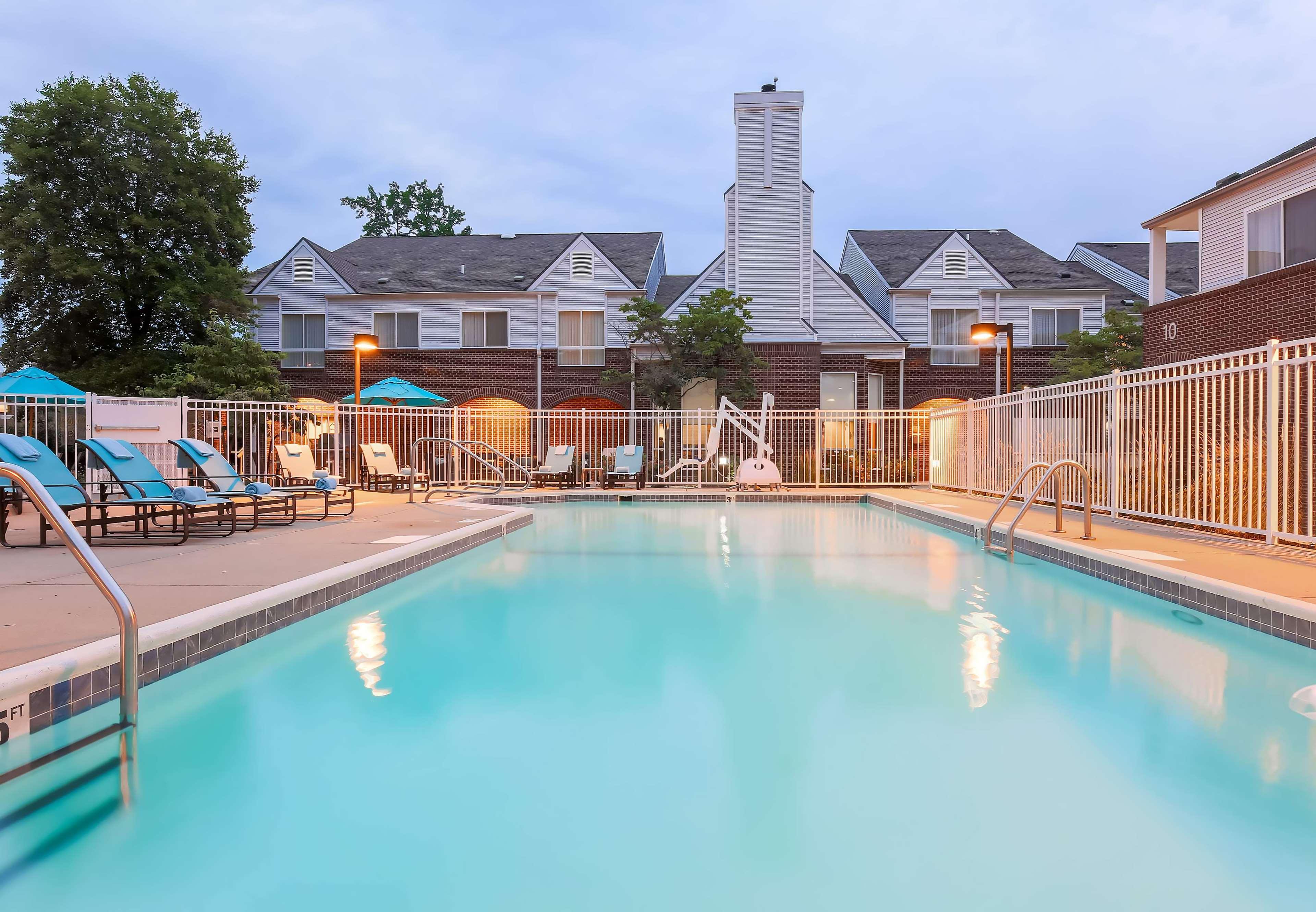 Sonesta Es Suites Cincinnati - Блу Аш Экстерьер фото