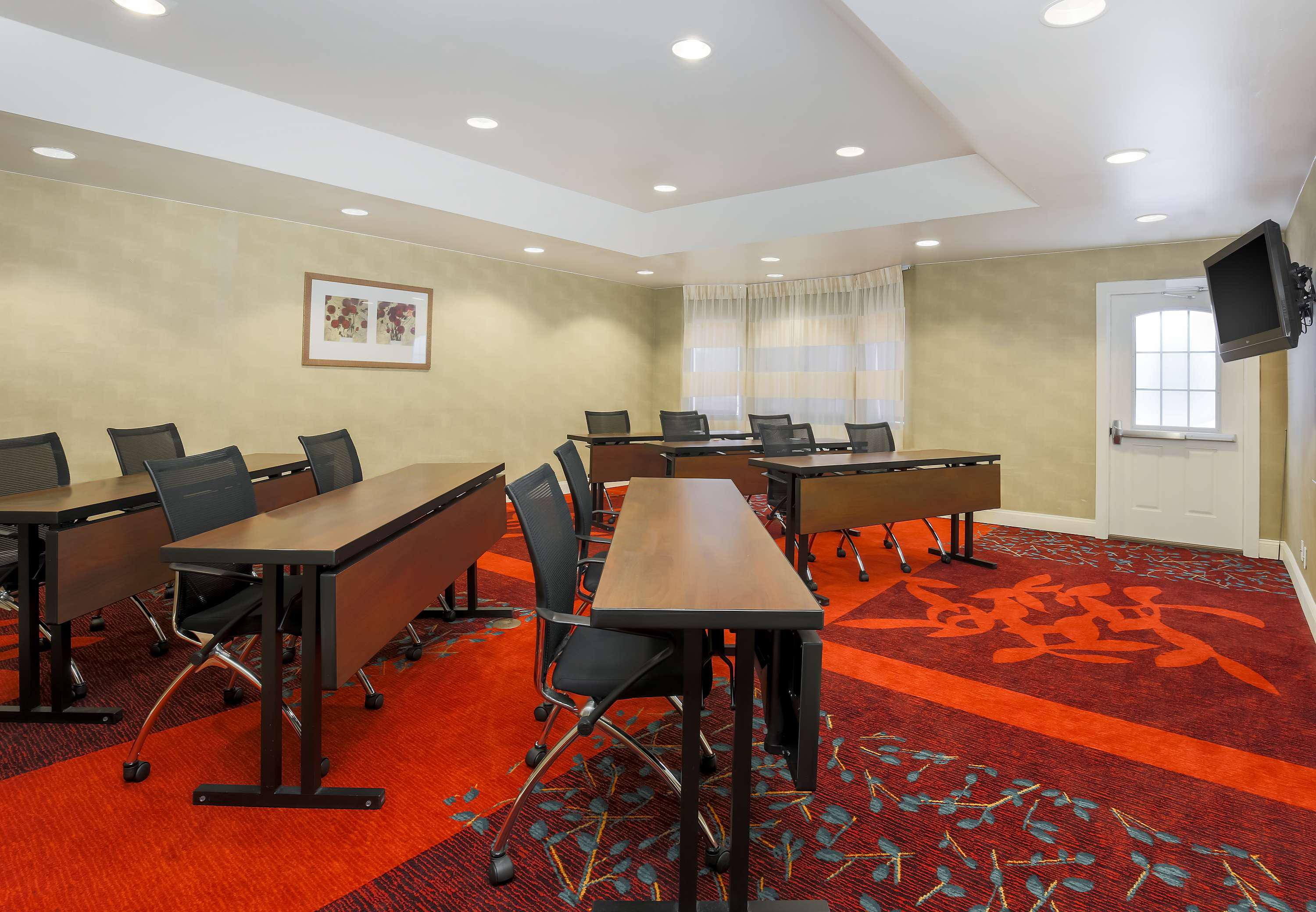 Sonesta Es Suites Cincinnati - Блу Аш Экстерьер фото